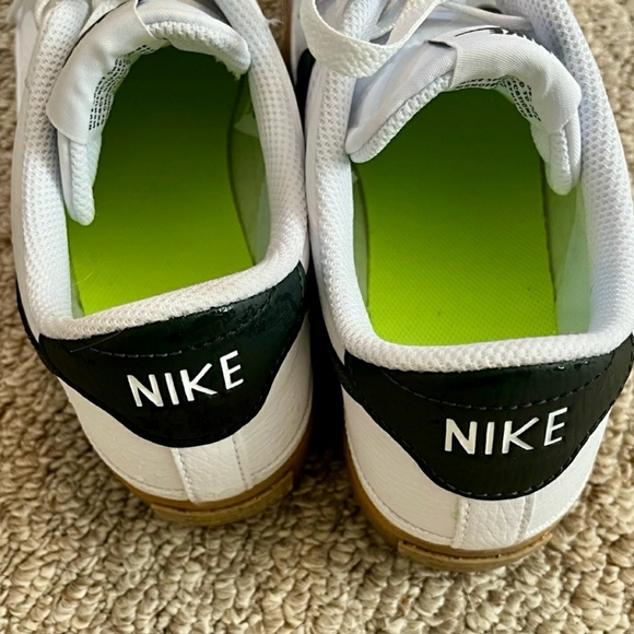 Nike court legacy White and Black women's sneakers size 8.5 - Picture 3 of 3